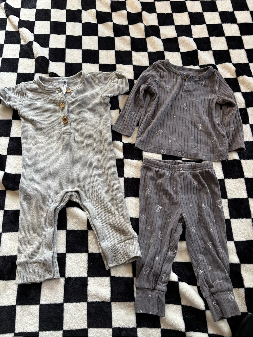 6/9 and 12 month outfits